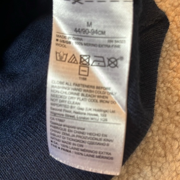 Banana Republic Women’s Cardigan - Picture 3 of 6